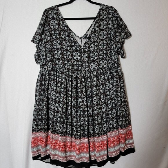 Torrid Womens Dress Sz 1X Knee Length Empire Waist Short Sleeves Black & Red - Picture 1 of 13